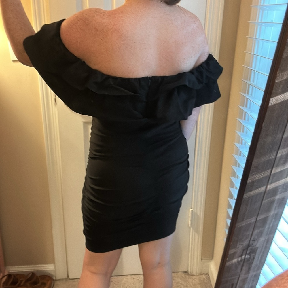 Black Of the Shoulder Ruched Ruffle Dress - Picture 4 of 9